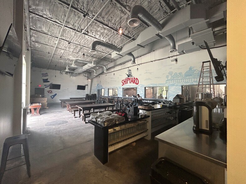 More Photos Of 2650 Jewett Ln, Sanford Manufacturing For Sale