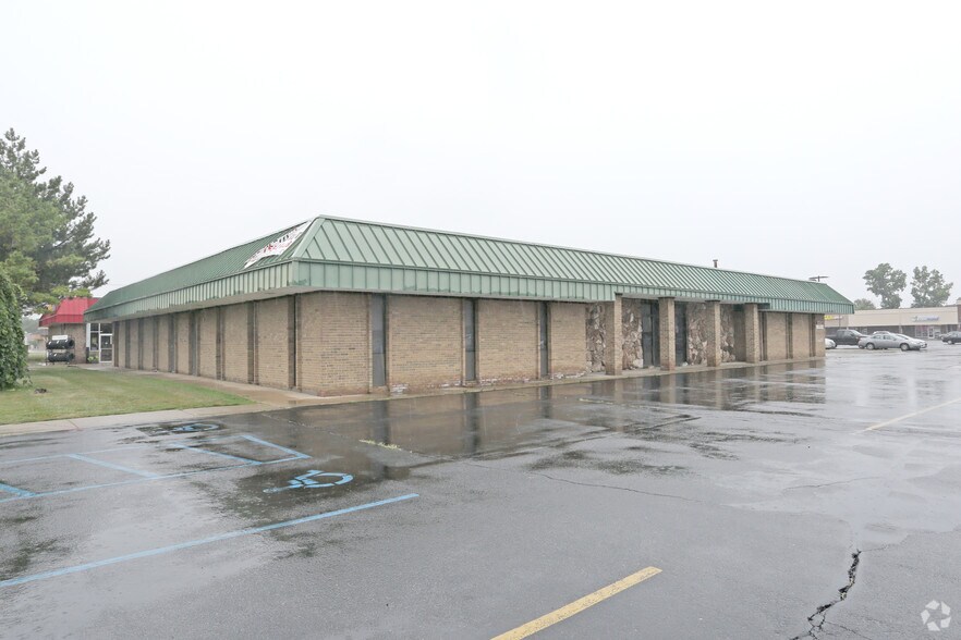 More Photos Of 2999 E Big Beaver Rd, Troy Medical For Lease