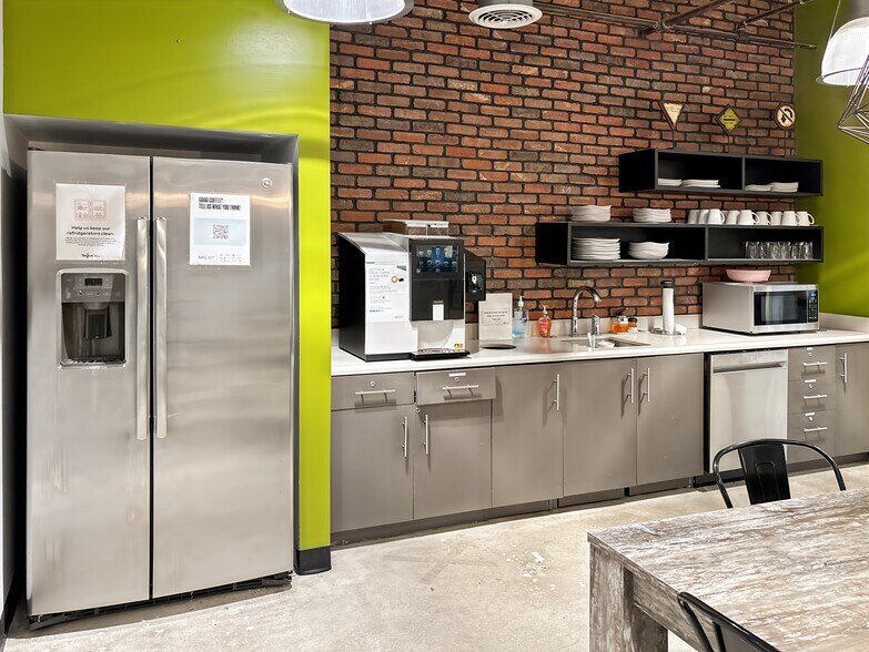 More Photos Of 2875 NE 191st St, Aventura Coworking Space
