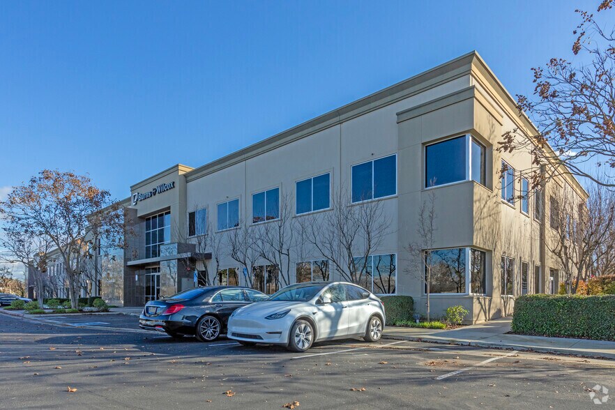 Primary Photo Of 7575 N Palm Ave, Fresno Office For Lease