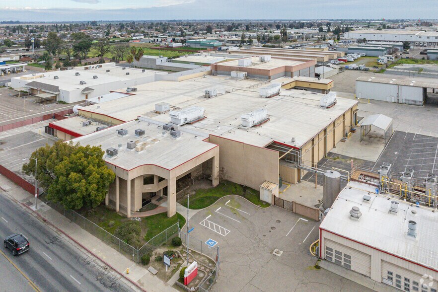 More Photos Of 1025 E Bardsley Ave, Tulare Warehouse For Sale