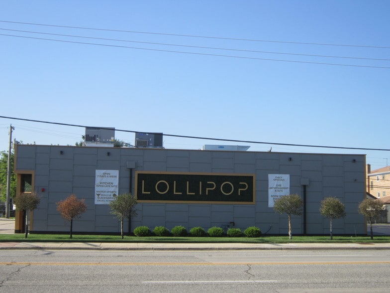 Primary Photo Of 9823 Lawrence Ave, Schiller Park General Retail For Lease