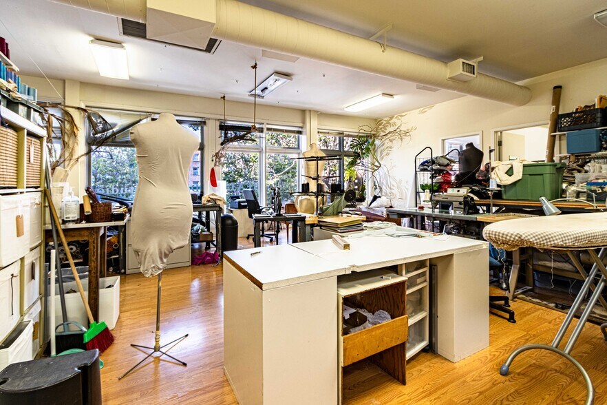 More Photos Of 319-327 14th St, Oakland Storefront For Sale