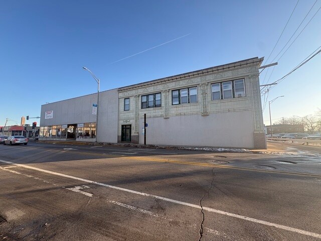 More Photos Of 13102 S Western Ave, Blue Island Apartments For Lease