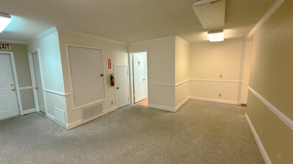 More Photos Of 4400 Bayou Blvd, Pensacola Office For Sale