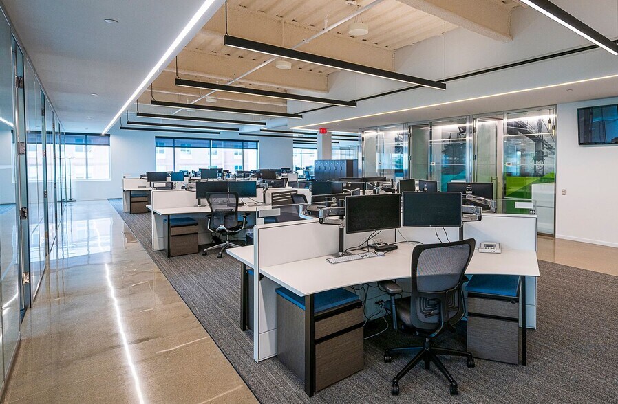 More Photos Of 13100 Wortham Center Dr, Houston Office For Lease