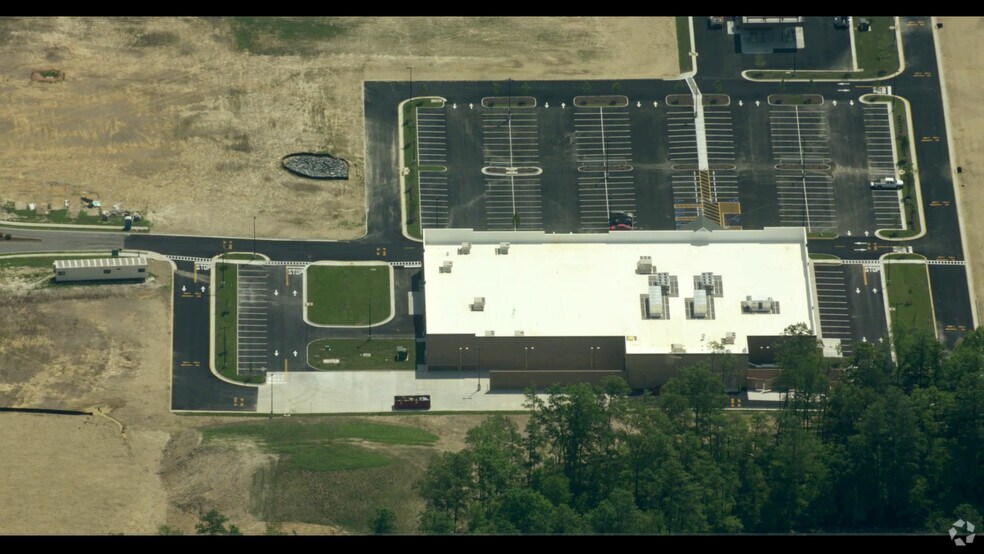 More Photos Of 7000 Iron Bridge Rd, Richmond Supermarket For Lease