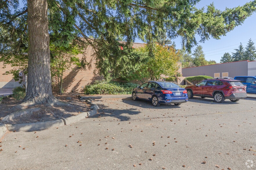 More Photos Of 4901 Center St, Tacoma Flex For Sale