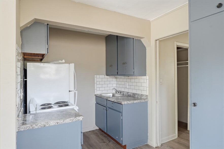 More Photos Of 9439 Chalmers St, Detroit Apartments For Sale