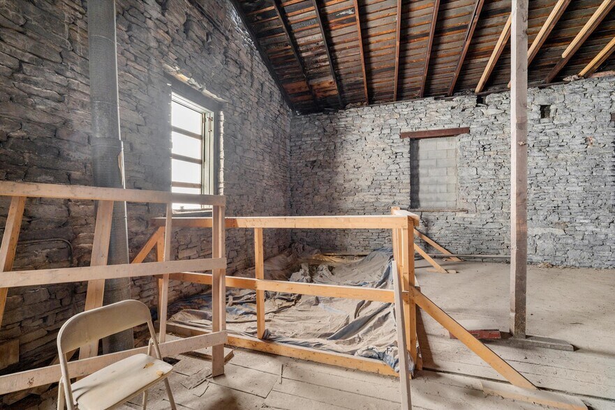 More Photos Of 1728 Sadler St, Sandusky Warehouse For Sale