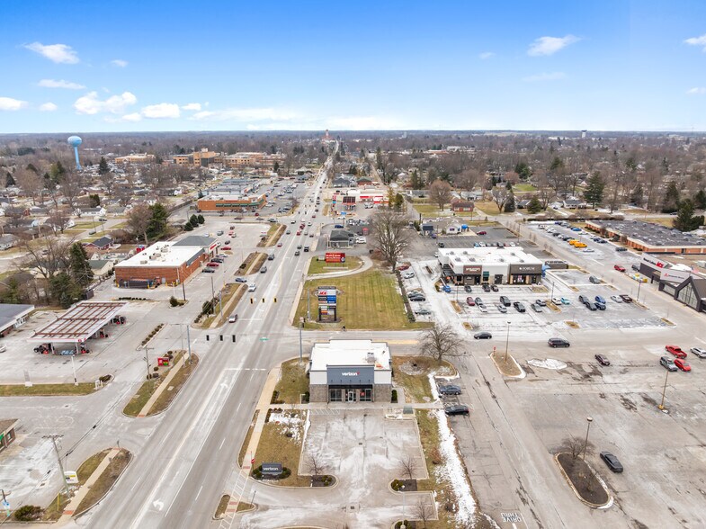 More Photos Of 1306 N State St, Greenfield Freestanding For Sale