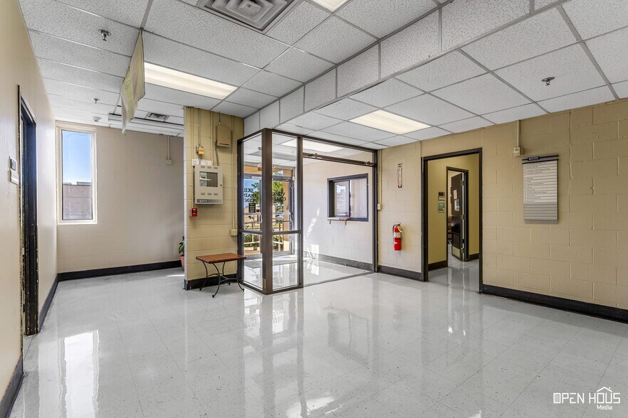 More Photos Of 2813 Central Fwy E, Wichita Falls Industrial For Sale