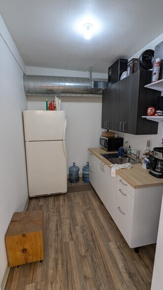 More Photos Of 2842 W 44th Ave, Denver Storefront For Lease