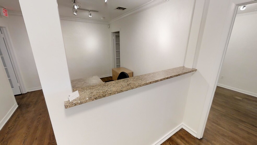 More Photos Of 1501 Sunset Dr, Coral Gables Office For Lease