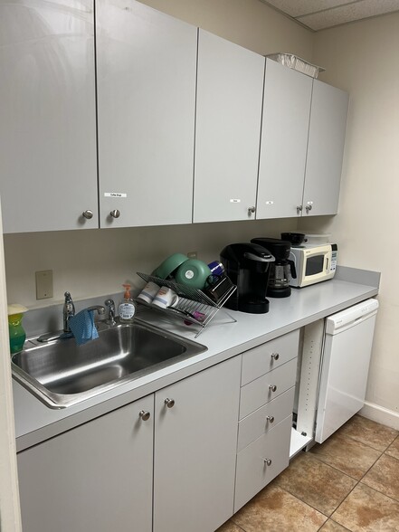 More Photos Of 1847-1865 SE Port St Lucie Blvd, Port Saint Lucie Medical For Sale