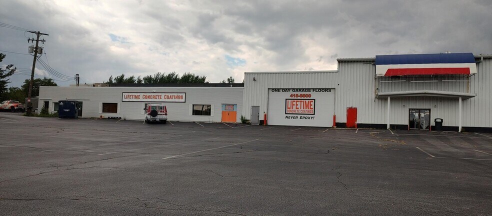 More Photos Of 960 French Rd, Cheektowaga Light Distribution For Sale