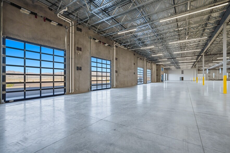 More Photos Of Laughlin Ranch Blvd, Bullhead City Warehouse For Lease
