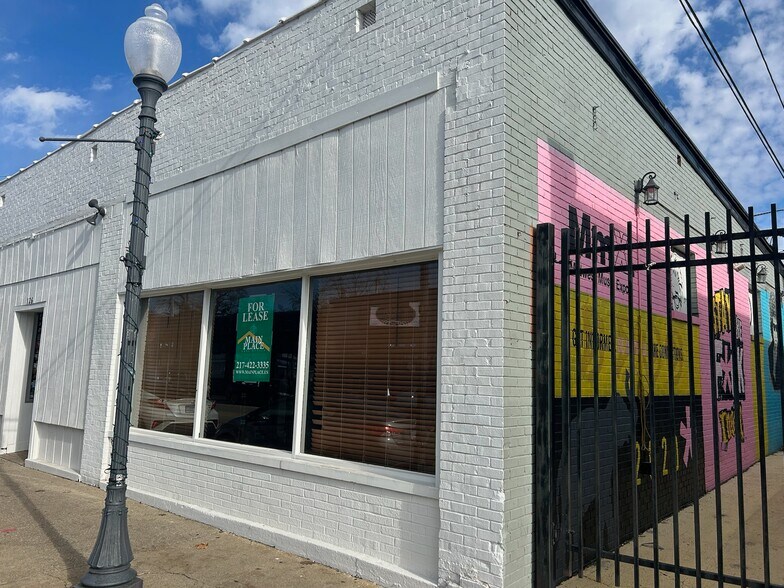 Primary Photo Of 120-126 Oakland ave, Decatur General Retail For Lease