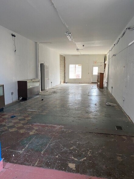 More Photos Of 1507-1529 Stratford Ave, Bridgeport Storefront Retail Residential For Lease