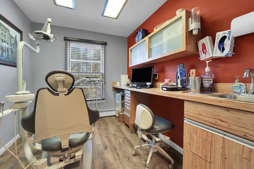 More Photos Of 1 Shadetree Pl, Long Valley Healthcare For Sale