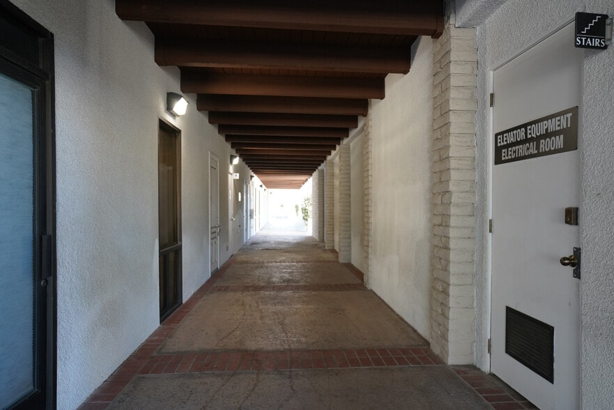 More Photos Of 2825 E Tahquitz Canyon Way, Palm Springs Medical For Sale