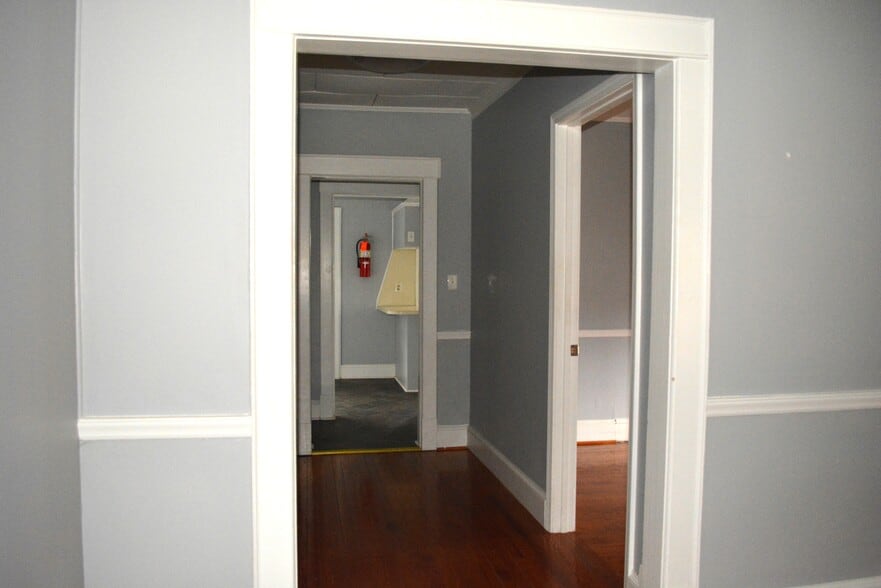 More Photos Of 579 West St, Pittsboro Office For Lease