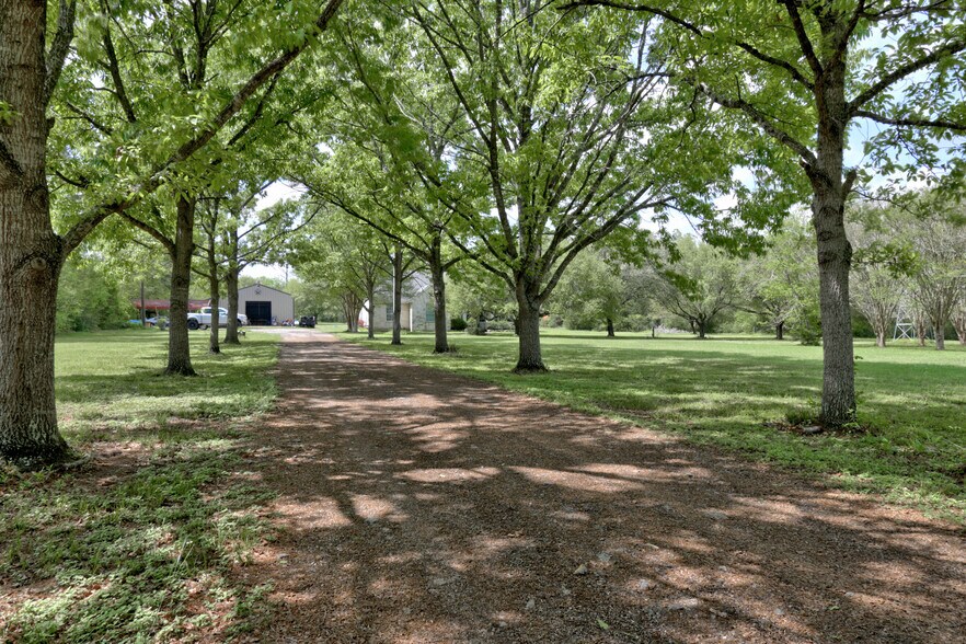 More Photos Of 18135 N Highway 75, Willis Specialty For Sale