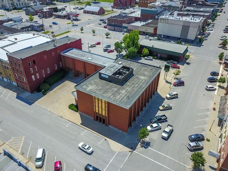 More Photos Of 208 W Reed St, Moberly Office For Sale