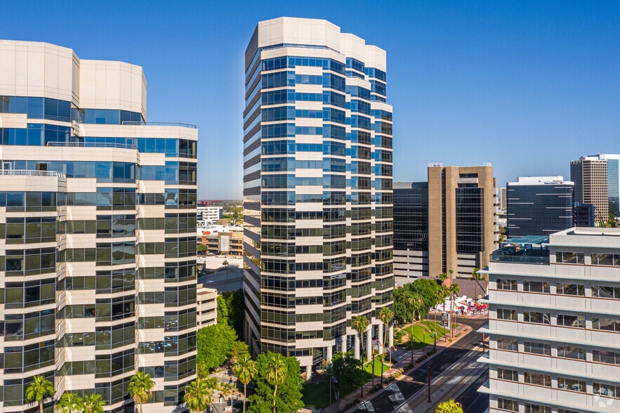 2800 N Central Expynull