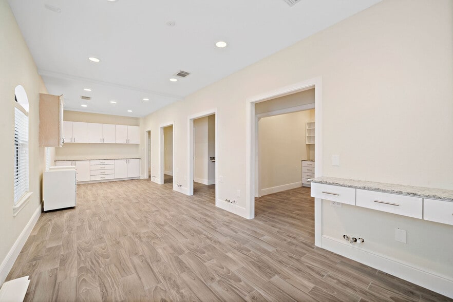 More Photos Of 21386 Provincial Blvd, Katy Medical For Sale
