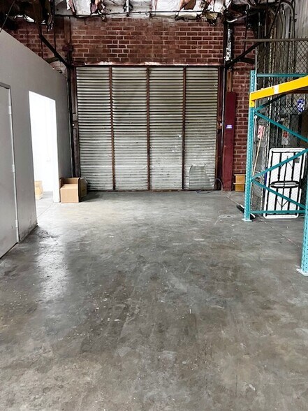 More Photos Of 620 S Clarence St, Los Angeles Manufacturing For Lease