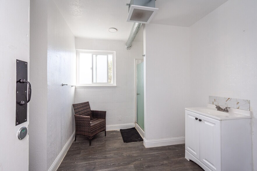 More Photos Of 2255 Bird St, Oroville Apartments For Sale