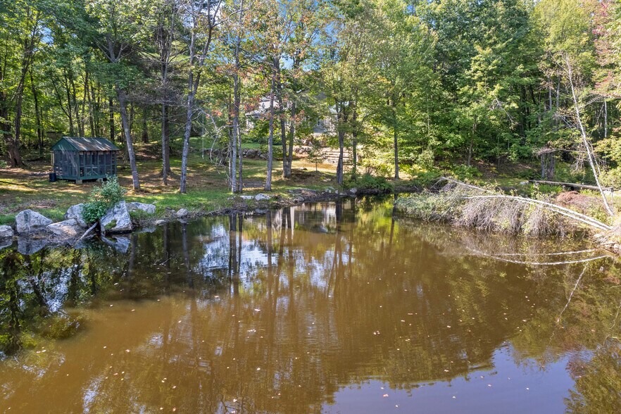 More Photos Of 41 Hobbs Rd, West Newfield Specialty For Sale