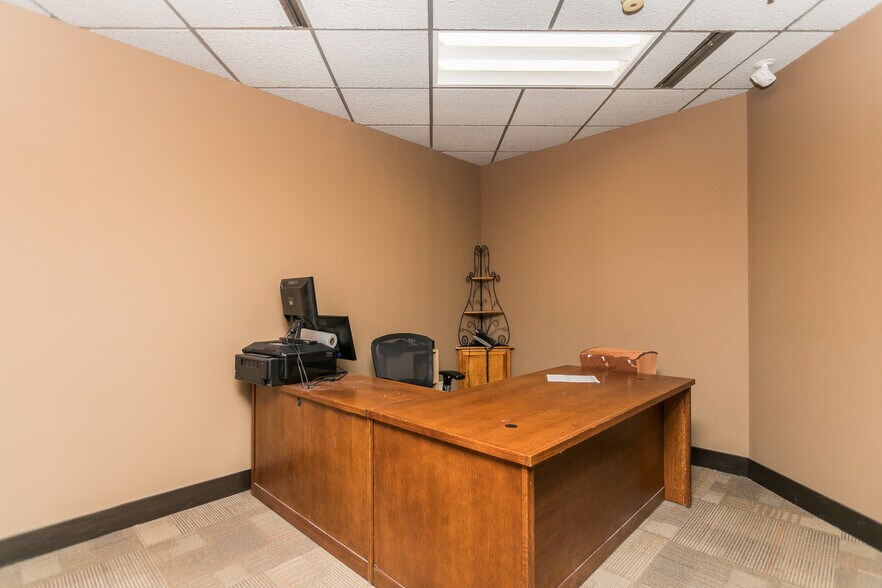 More Photos Of 425 2nd St SE, Cedar Rapids Office For Sale