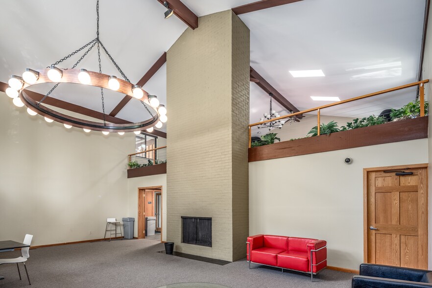 More Photos Of 3322 Jefferson Ave, Cincinnati Sorority Fraternity House For Sale