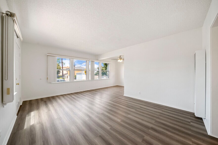 More Photos Of 823-831 W 25th St, San Pedro Apartments For Sale