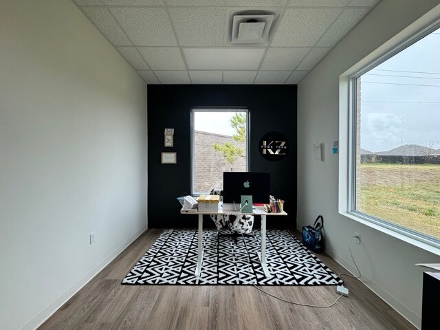 More Photos Of 15105 Crown At Lone Oak Rd, Edmond Office For Lease