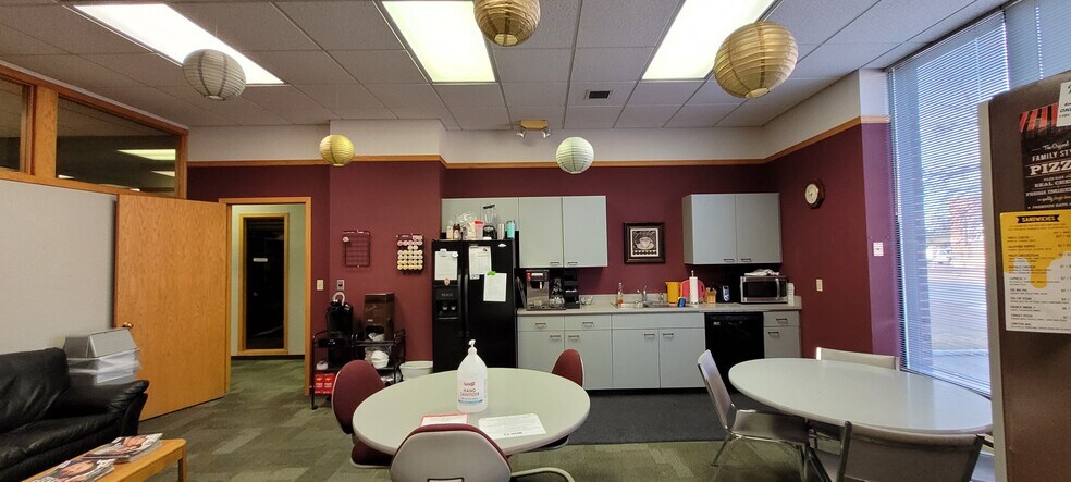 More Photos Of 100 Park Dr S, Great Falls Office For Lease