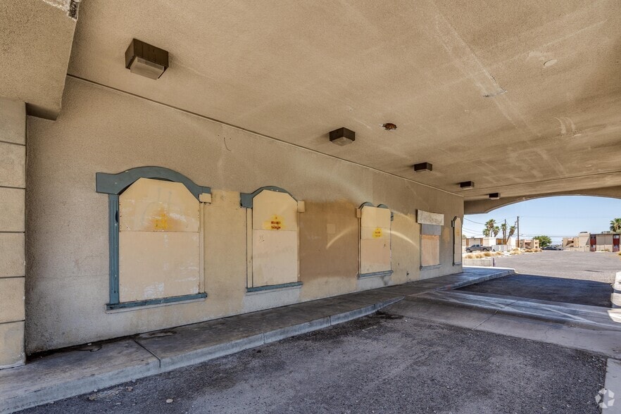 More Photos Of 3969 Las Vegas Blvd S, Las Vegas Bar For Lease