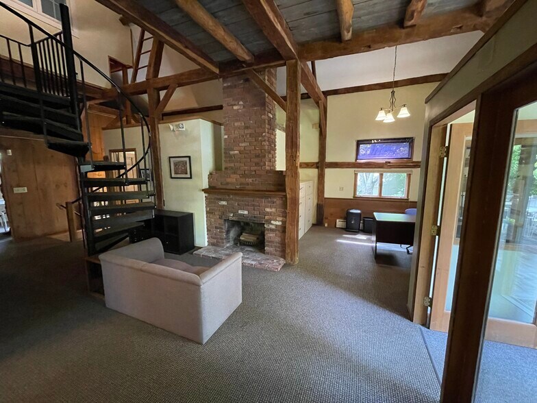 More Photos Of 167 Baxter Rd, Storrs Mansfield Office For Sale