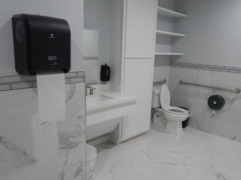More Photos Of 309 W Nolana Ave, McAllen Office For Lease