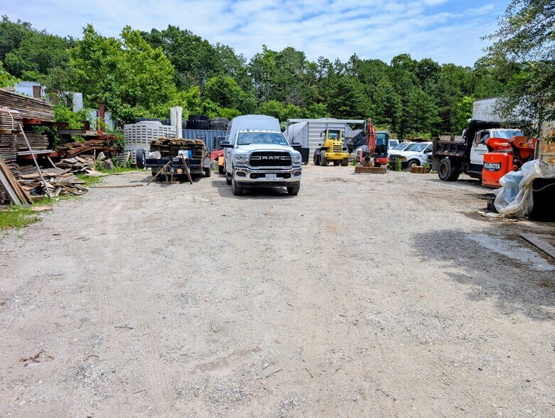 Primary Photo Of 299 Feldman Ct, Bay Shore Land For Lease