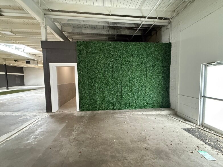 More Photos Of 510 S Eden St, Baltimore General Retail For Lease