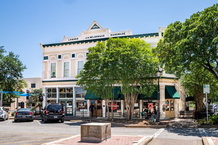 More Photos Of 203 E Main St, Round Rock Storefront Retail Office For Lease