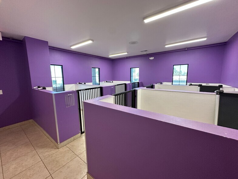More Photos Of 6188 S Sandhill Rd, Las Vegas Veterinarian Kennel For Sale