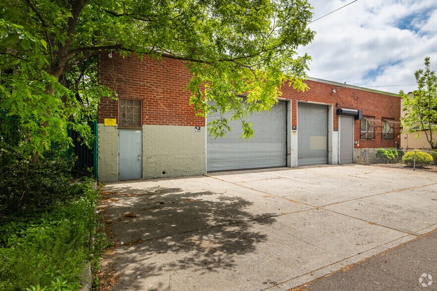 More Photos Of 69-07 69th Pl, Glendale Warehouse For Sale