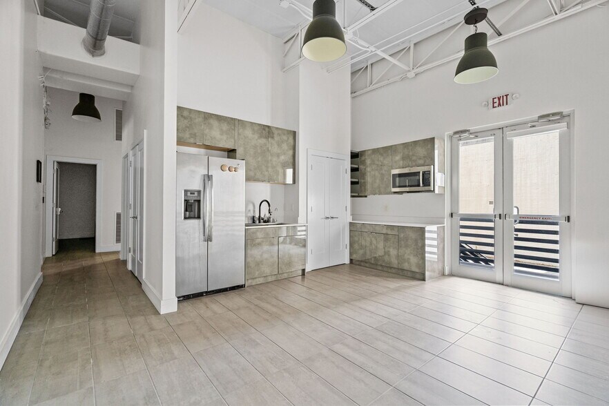 More Photos Of 127 N Magnolia Ave, Orlando Loft Creative Space For Sale