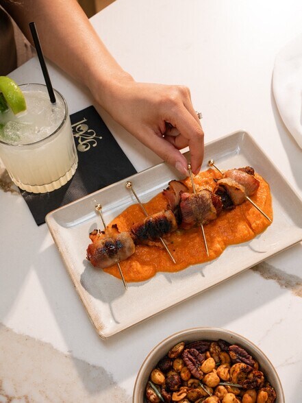 More Photos Of 527-537 State St, Santa Barbara Hotel For Lease