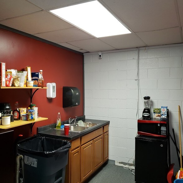 More Photos Of 5600 75th St, Kenosha Unknown For Lease