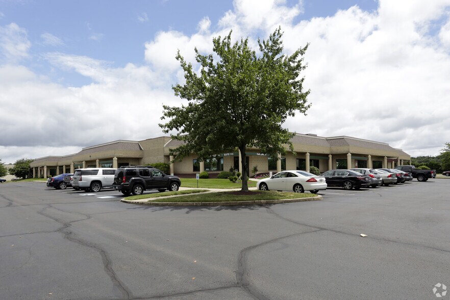 More Photos Of 95 James Way, Southampton Light Distribution For Sale